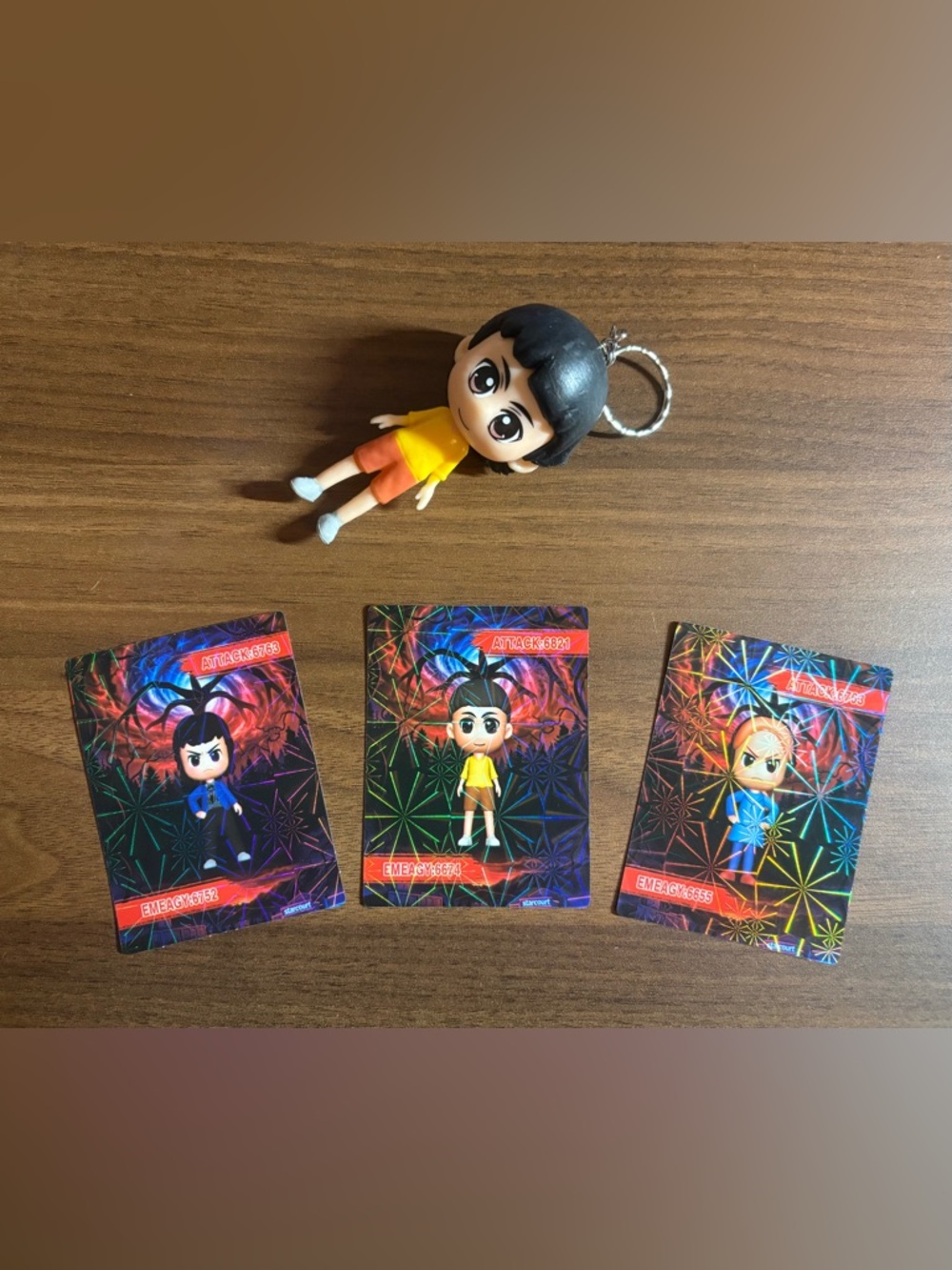 *5 for $20* Stranger Things Keychain Figure w/Character Cards